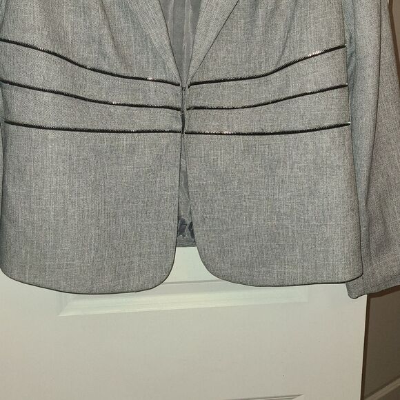 Isabella Suits Gray Blazer with Decorative Zippers - Picture 4 of 11